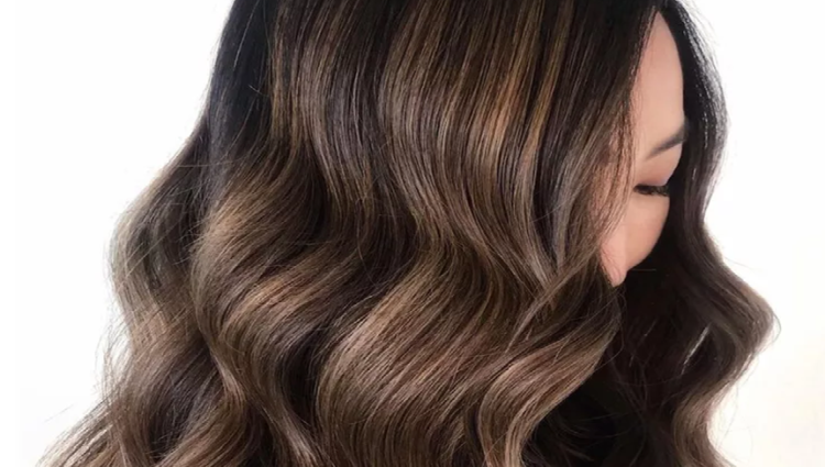 Choosing the Right Hair Color for Reverse Balayage: A Colorist’s Perspective