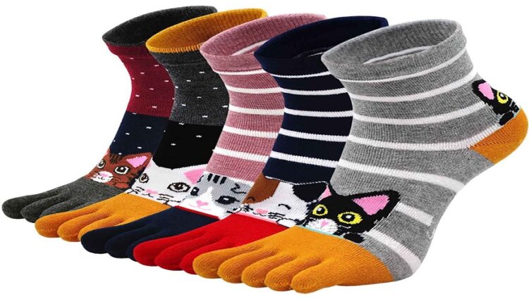 The Cute Craze: Why Girls Are Hooked on Kuromi and Hello Kitty Socks